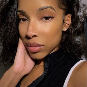 Meet your Posher, Ericka